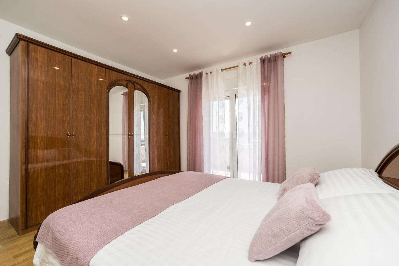 Apartmani Tomeri Starigrad Paklenica Exterior photo