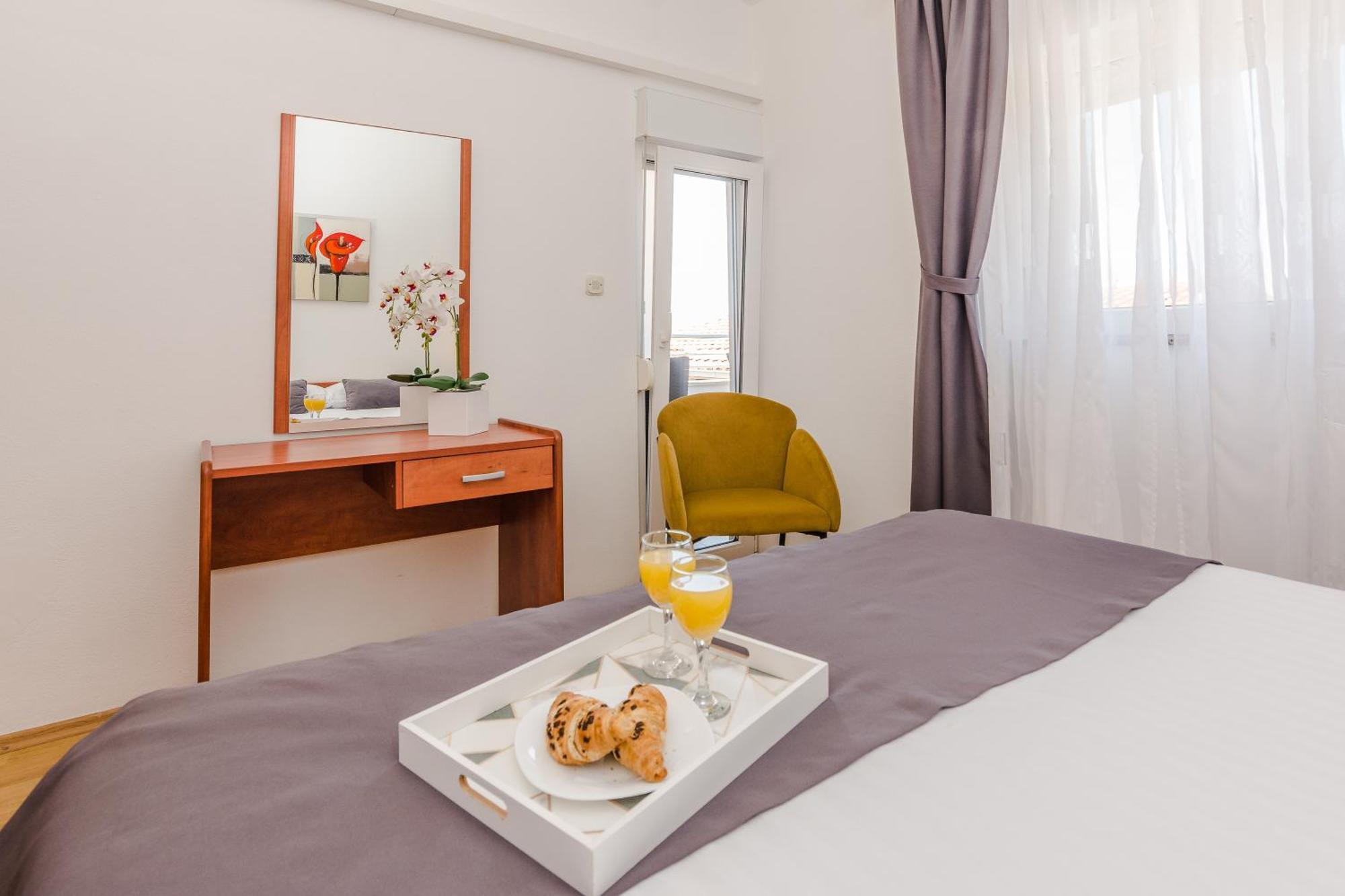 Apartmani Tomeri Starigrad Paklenica Exterior photo