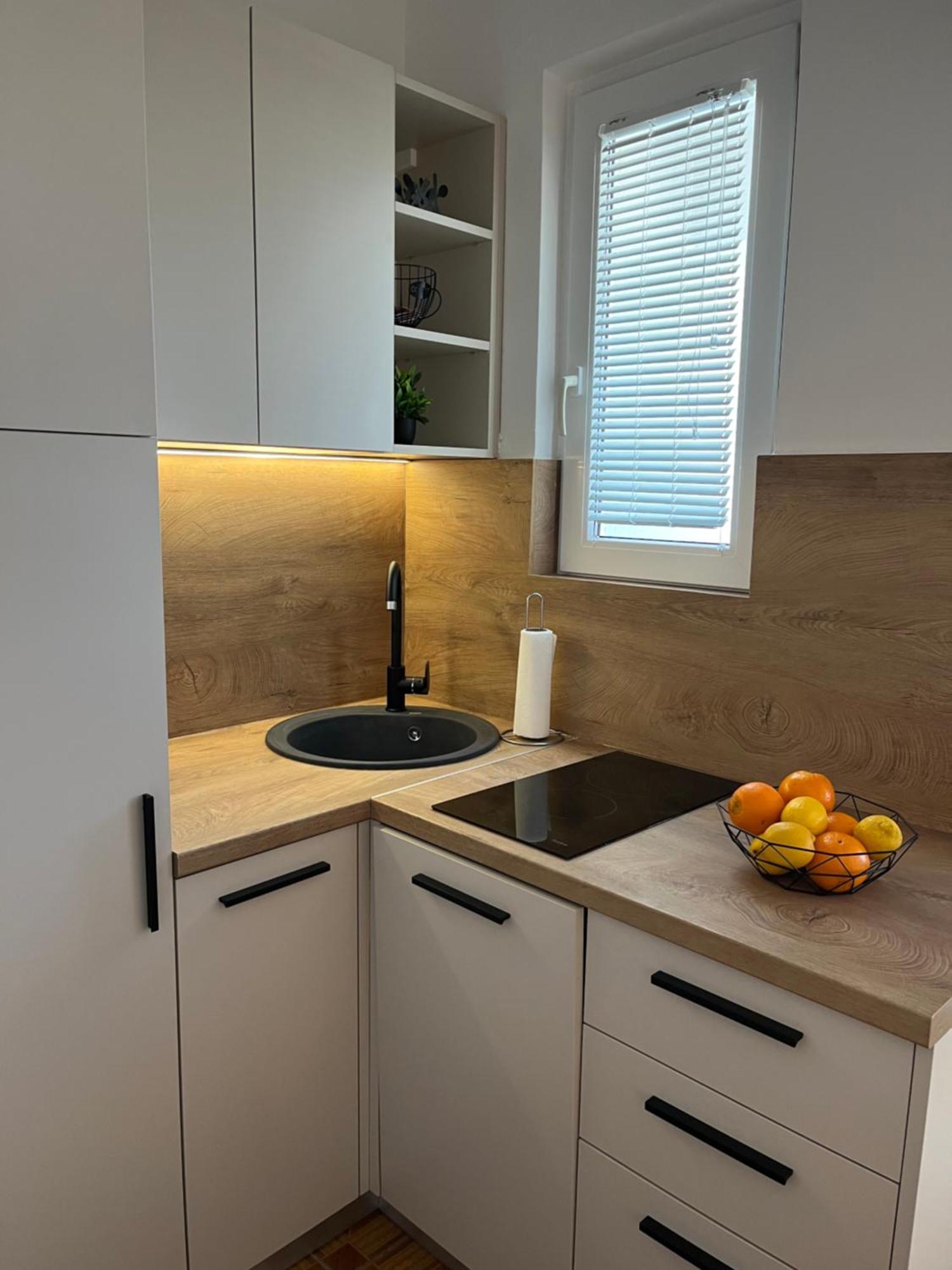 Apartmani Tomeri Starigrad Paklenica Exterior photo