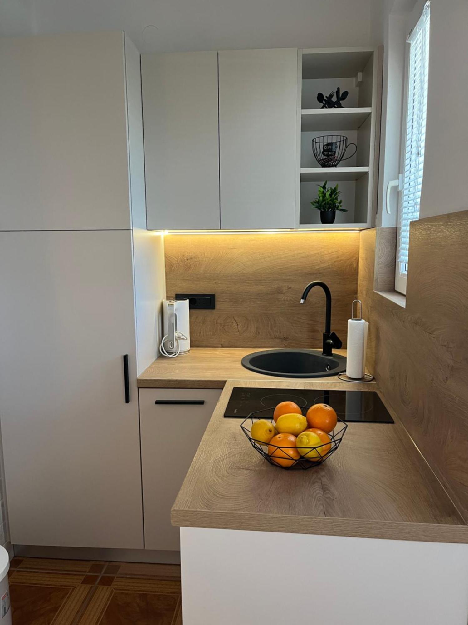 Apartmani Tomeri Starigrad Paklenica Exterior photo